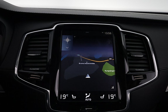 Volvo XC90 21 of 26