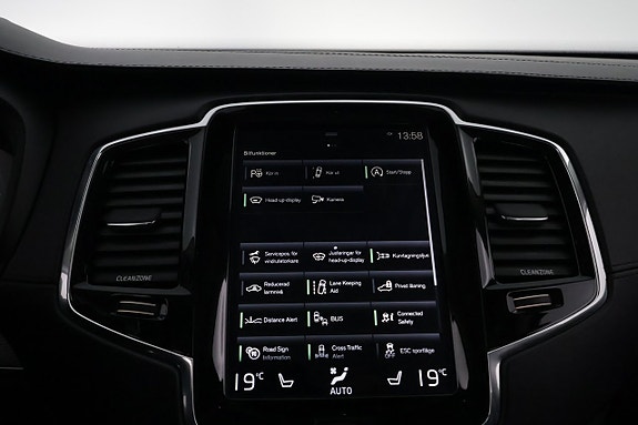 Volvo XC90 19 of 26