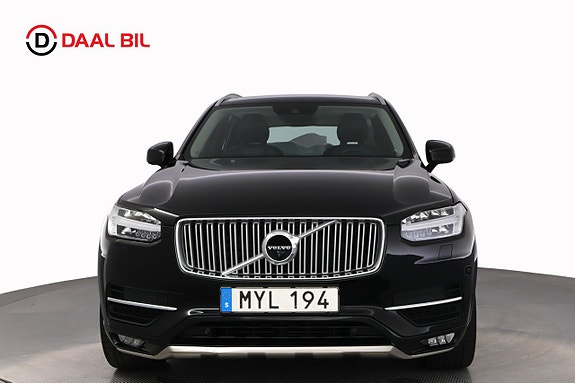 Volvo XC90 2 of 26