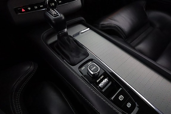 Volvo XC90 25 of 26
