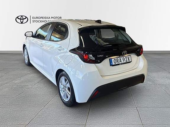 Toyota Yaris 3 of 11