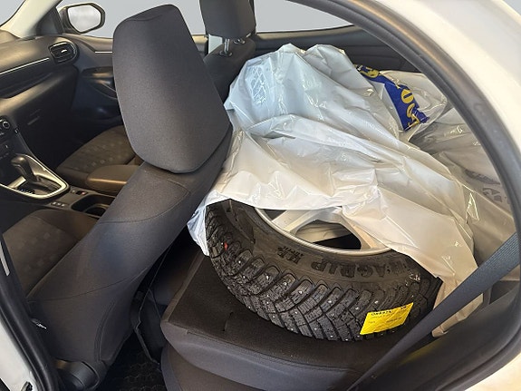 Toyota Yaris 8 of 11