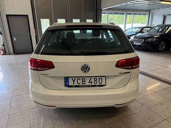 Volkswagen Passat 4 of 13