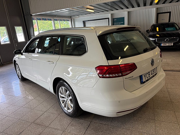 Volkswagen Passat 5 of 13