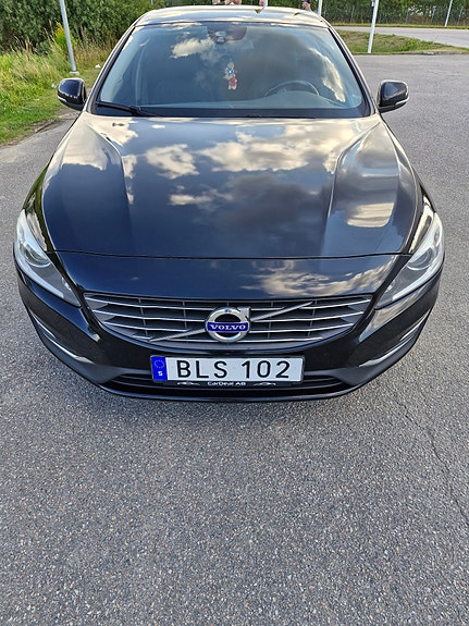 Volvo S60 5 of 6