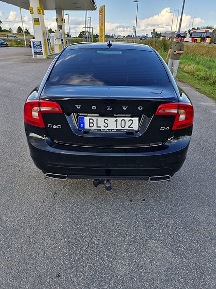 Volvo S60 3 of 6