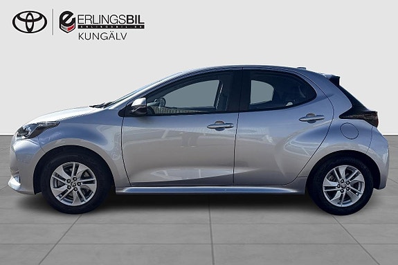 Toyota Yaris 4 of 12