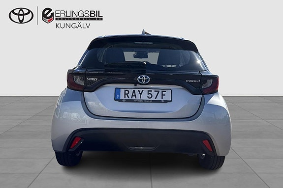 Toyota Yaris 5 of 12