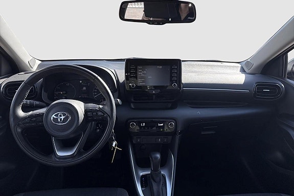 Toyota Yaris 10 of 12