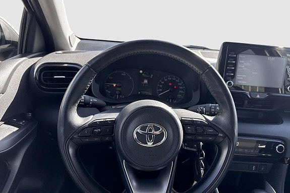 Toyota Yaris 11 of 12