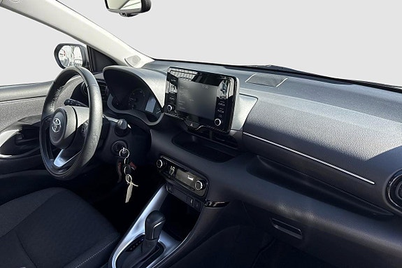 Toyota Yaris 7 of 12