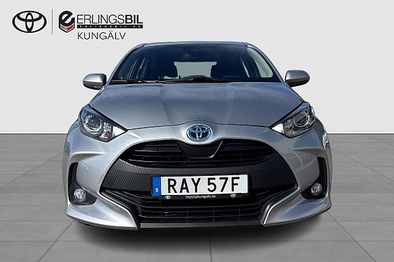 Toyota Yaris 6 of 12