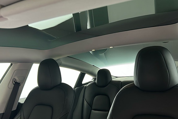 Tesla Model 3 18 of 25