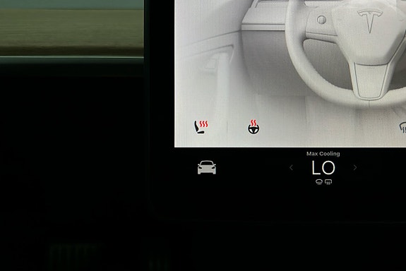 Tesla Model 3 20 of 25
