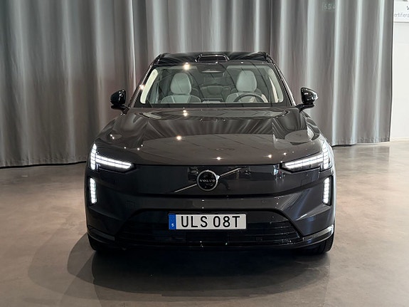 Volvo EX90 6 of 23
