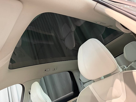 Volvo EX90 19 of 23