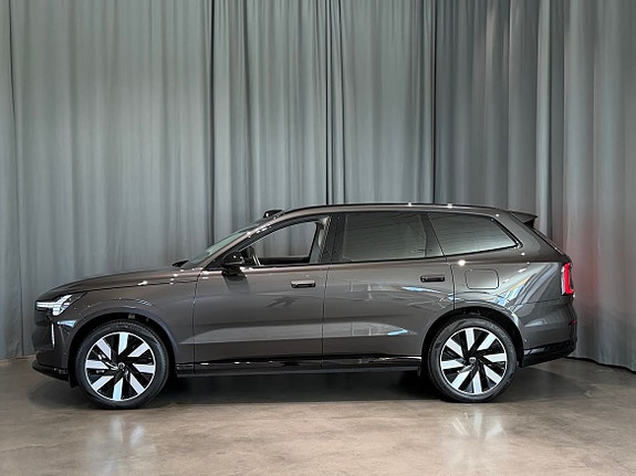 Volvo EX90 3 of 23