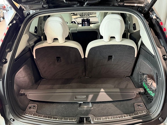 Volvo EX90 12 of 23