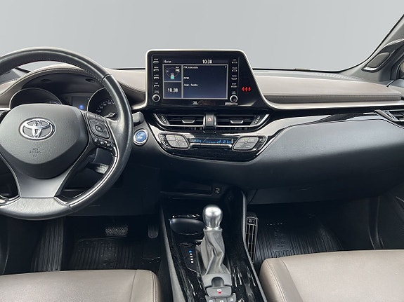 Toyota C-HR 8 of 11