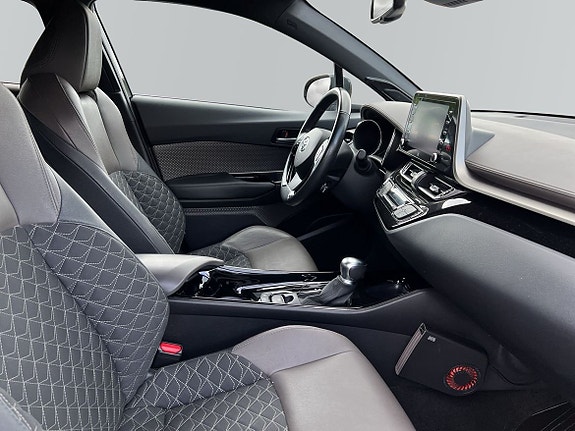 Toyota C-HR 6 of 11