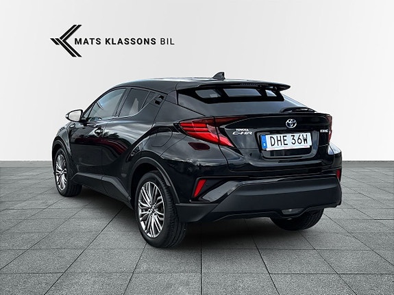 Toyota C-HR 2 of 11