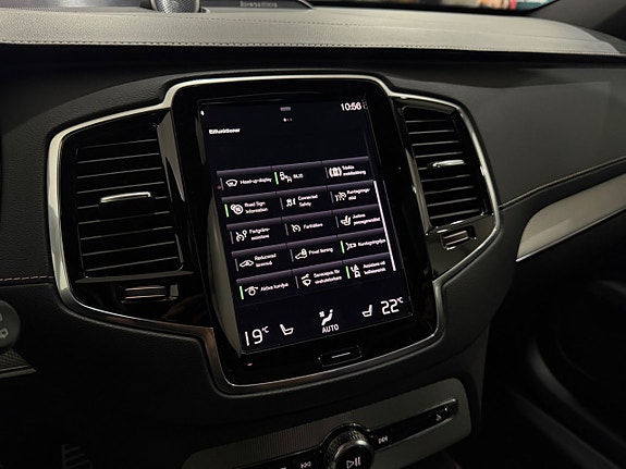 Volvo XC90 24 of 26