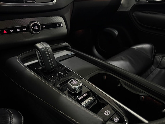 Volvo XC90 18 of 26
