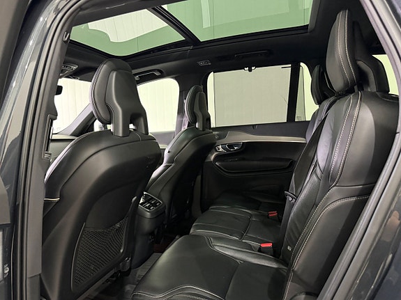 Volvo XC90 13 of 26