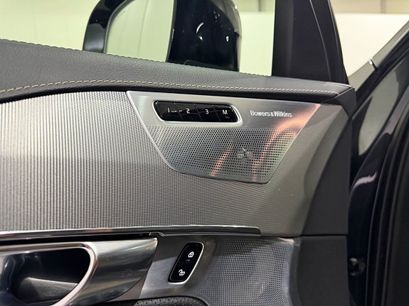 Volvo XC90 17 of 26