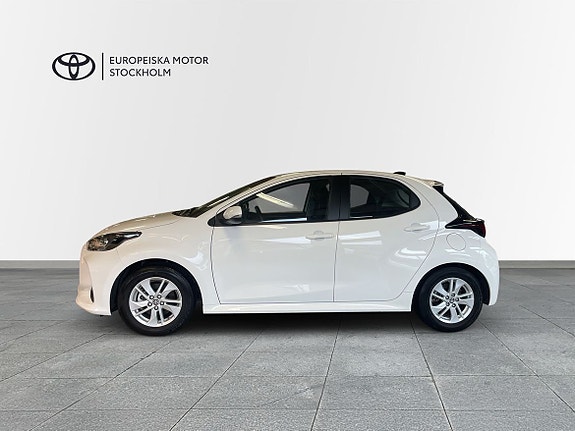 Toyota Yaris 3 of 15