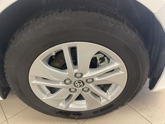 Toyota Yaris 11 of 15