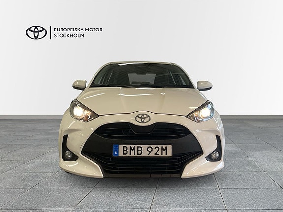 Toyota Yaris 5 of 15