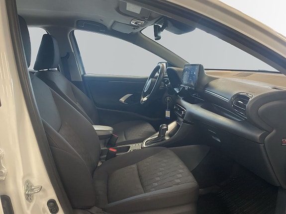 Toyota Yaris 6 of 15
