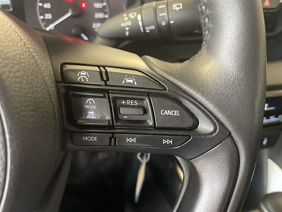 Toyota Yaris 13 of 15
