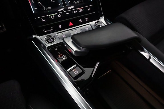 Audi Q8 e-tron 25 of 29