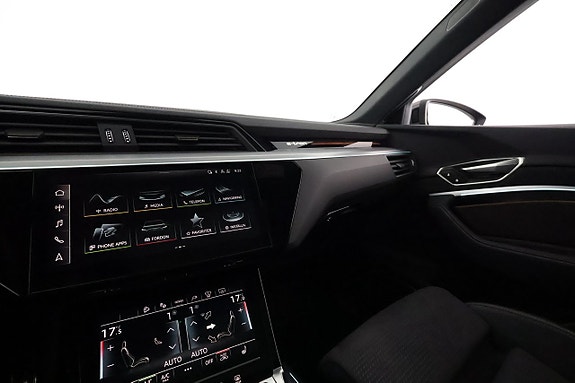 Audi Q8 e-tron 24 of 29