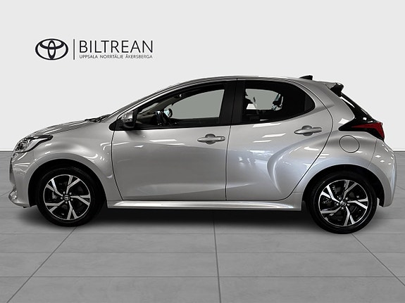 Toyota Yaris 3 of 11