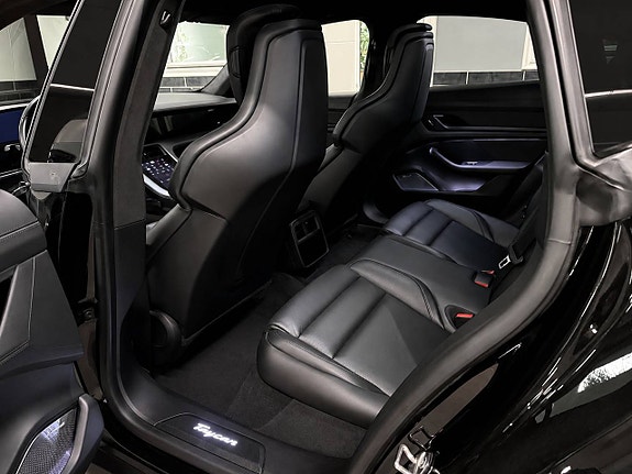 Porsche Taycan Turbo S 14 of 14