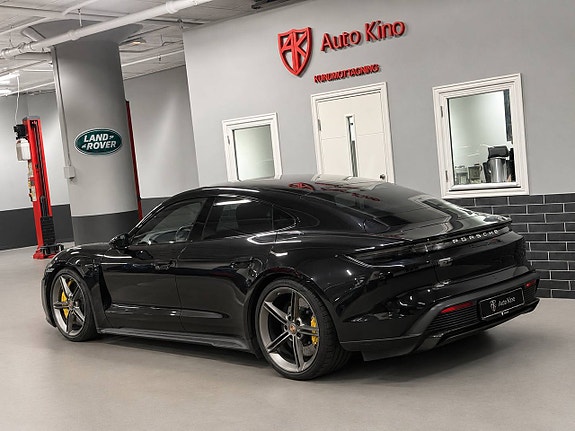 Porsche Taycan Turbo S 3 of 14