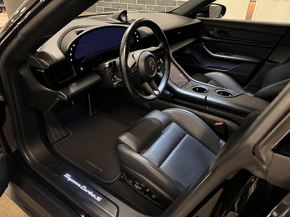 Porsche Taycan Turbo S 6 of 14
