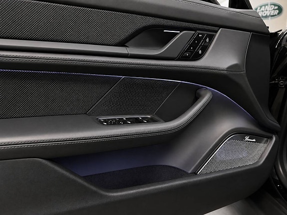 Porsche Taycan Turbo S 8 of 14