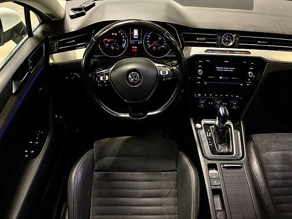 Volkswagen Passat 18 of 25