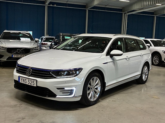 Volkswagen Passat 6 of 25