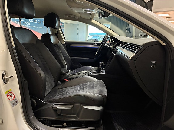 Volkswagen Passat 11 of 25