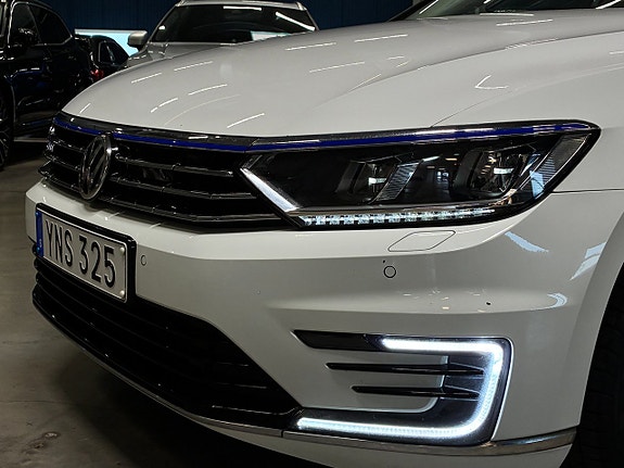 Volkswagen Passat 7 of 25
