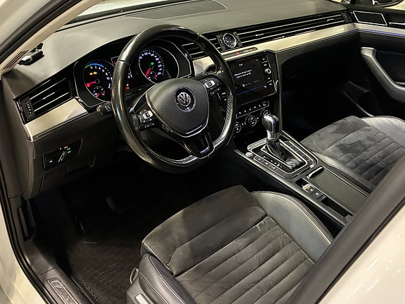 Volkswagen Passat 14 of 25
