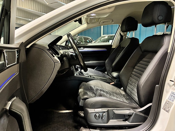 Volkswagen Passat 12 of 25