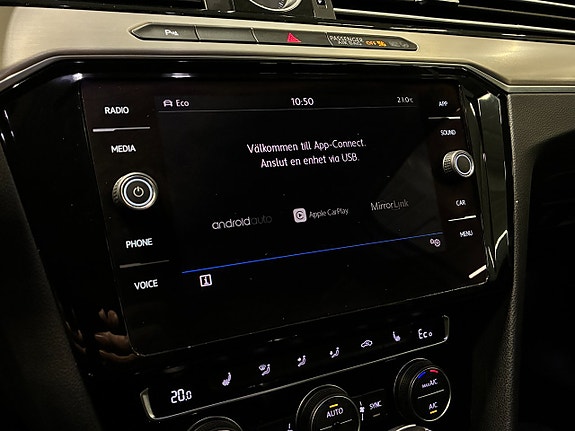 Volkswagen Passat 21 of 25
