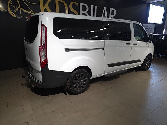 Ford Custom Tourneo 7 of 14