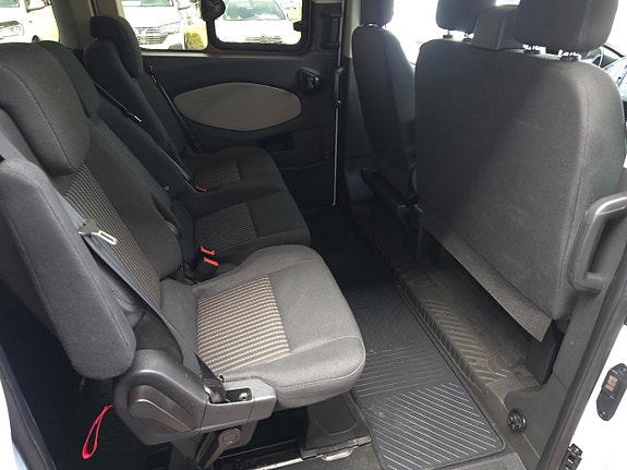Ford Custom Tourneo 12 of 14